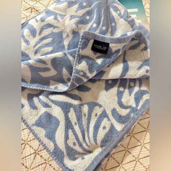 Rachel Zoe Beach Towel 🌴☀️ - Picture 4 of 5